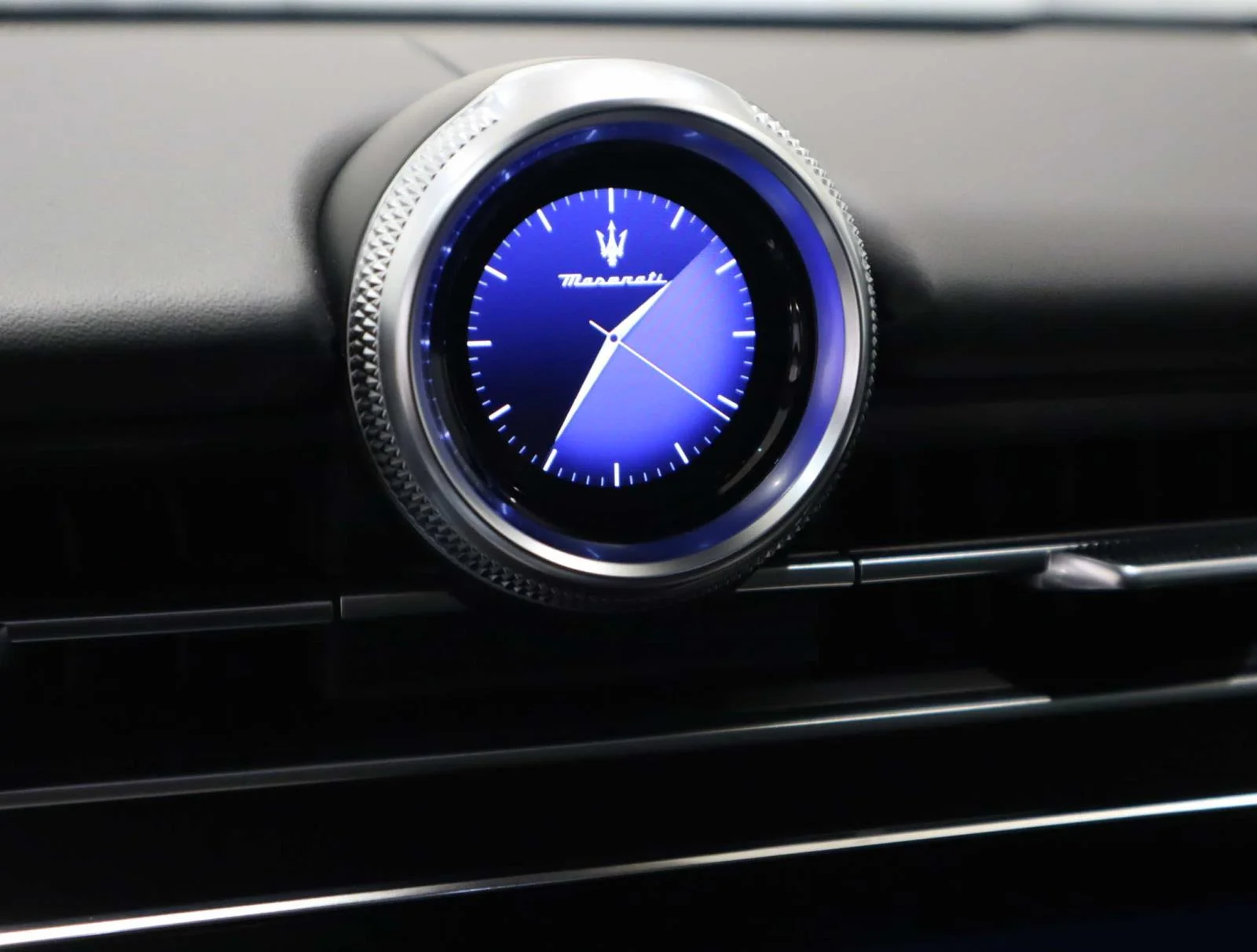 New 2025 Blu Modena Metallic Maserati AWD image 36