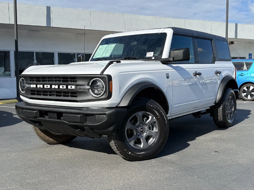 Used 2025  Ford Big Bend image 2