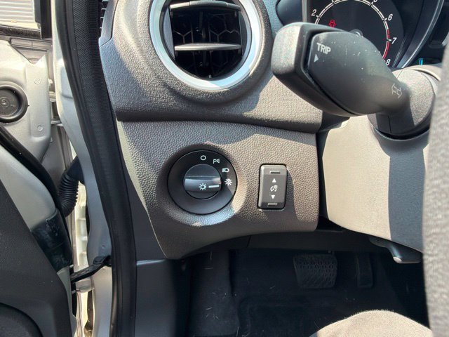 Used 2014 Ingot Silver Metallic Ford SE image 13