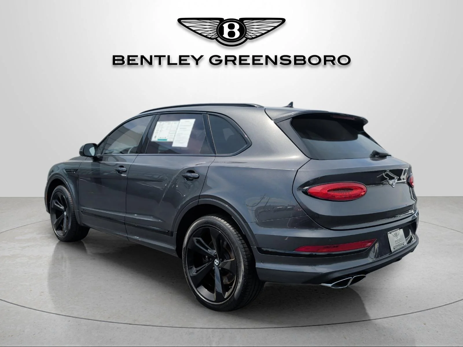 Used 2022  Bentley V8 image 3