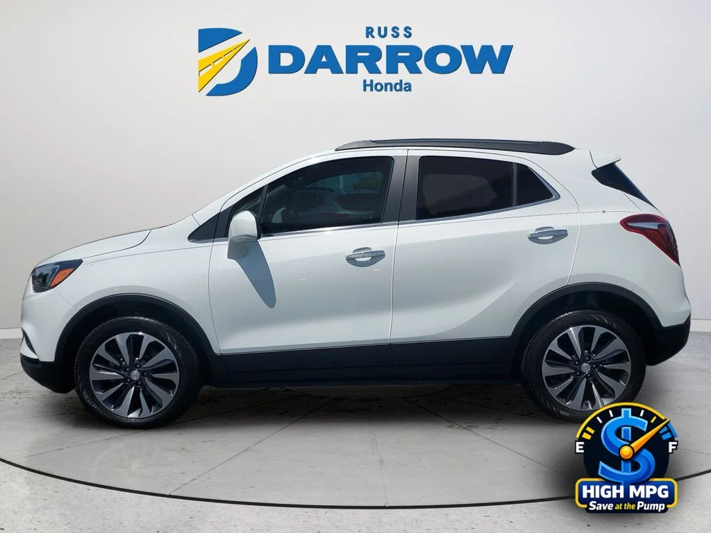 Used 2022 White Buick Preferred image 2
