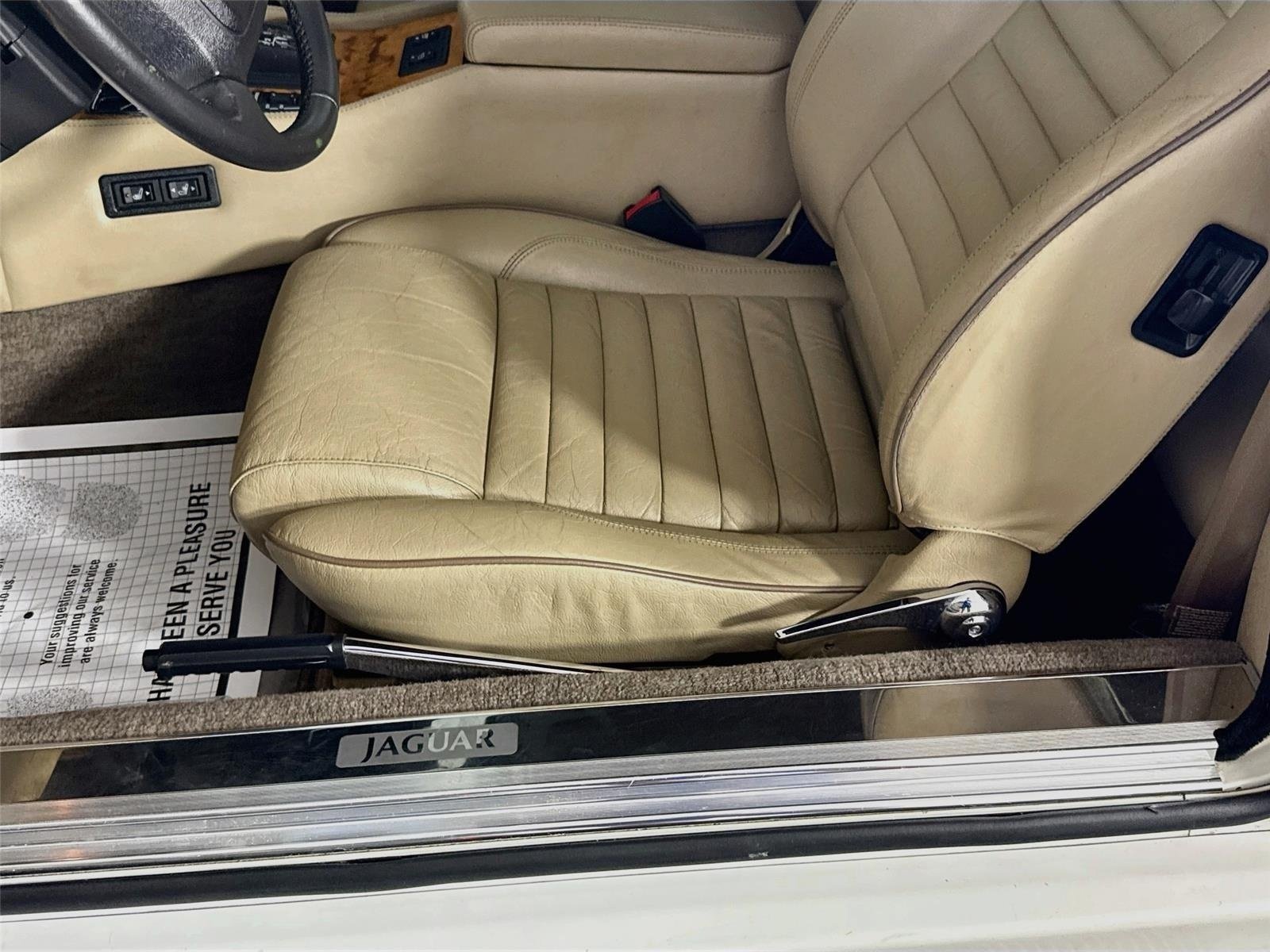 Used 1991 White Jaguar V12 image 19