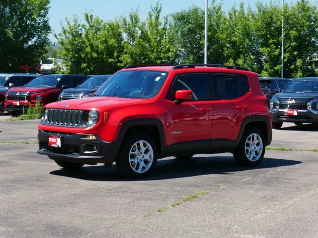 Used 2018 Red Jeep Latitude image 2