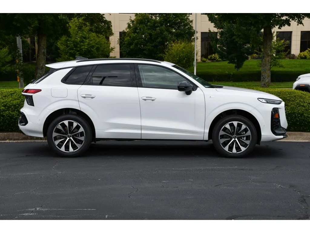 New 2026 Arkona White Audi S line image 3