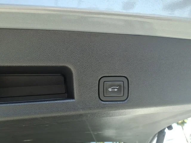 Used 2025 Sterling Gray Metallic Chevrolet LT image 7