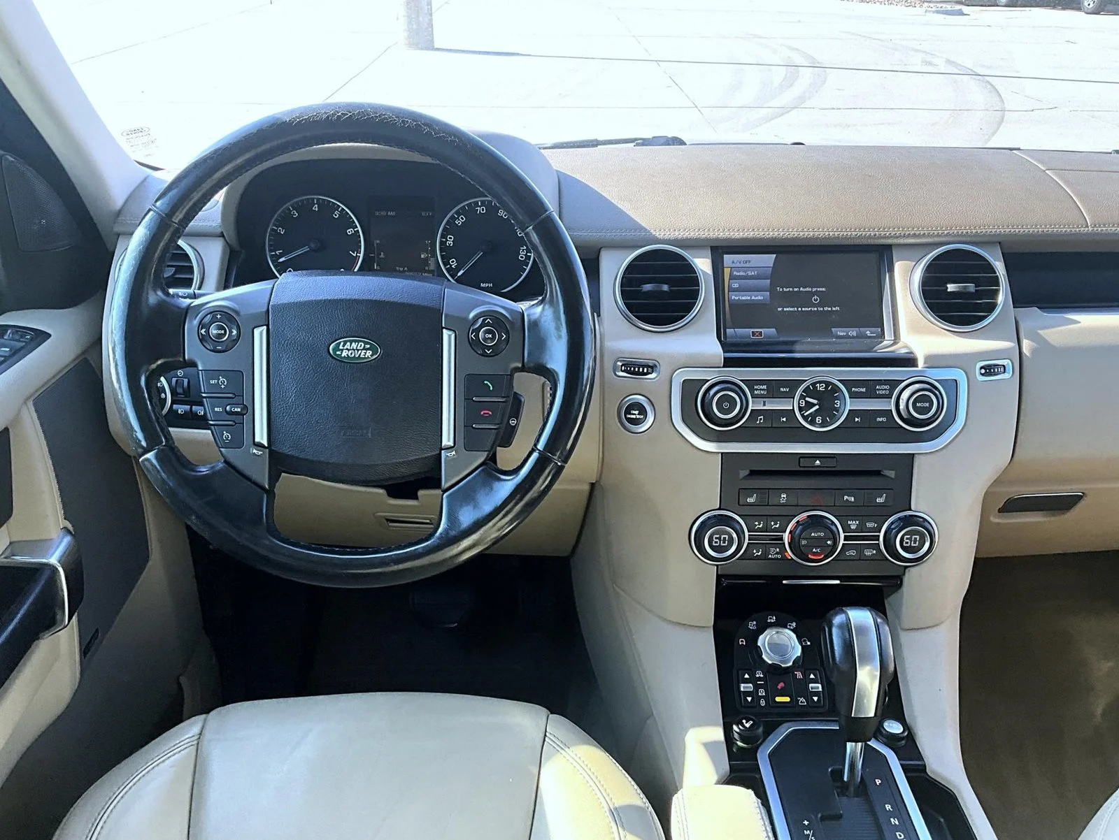 Used 2011 Beige Land Rover V8 image 12