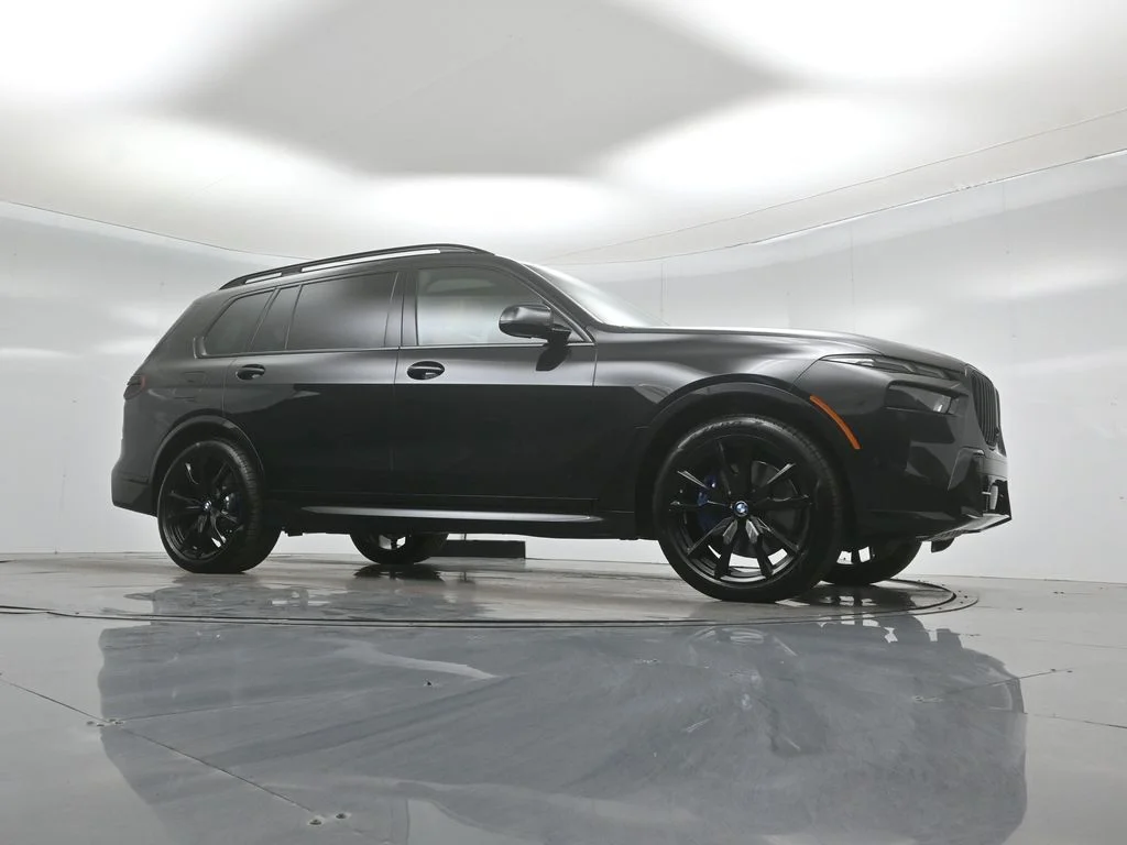 Used 2026 Black BMW xDrive40i image 3