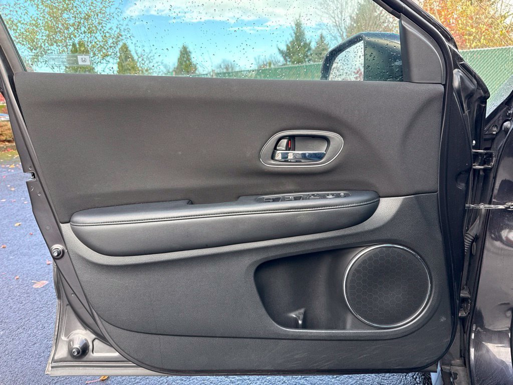 Used 2018 Mulberry Metallic Honda EX image 16
