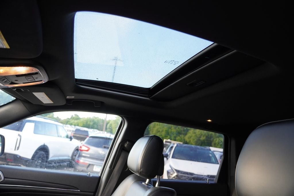 Used 2019 Granite Crystal Metallic Clearcoat Jeep Limited image 5