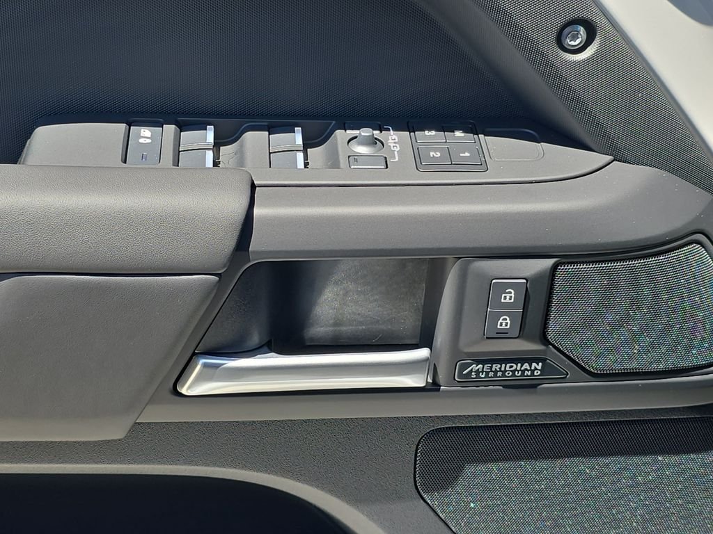 New 2026 Borasco Grey LAND ROVER X-Dynamic SE image 29