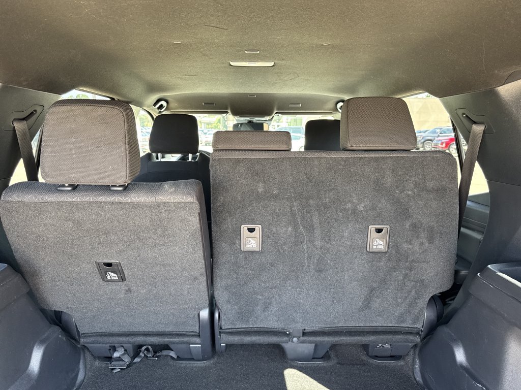 Used 2025 White Toyota SR5 image 7