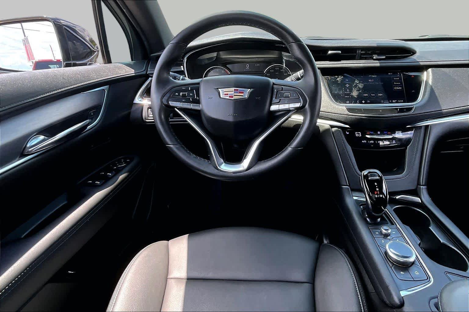 Used 2021 Stellar Black Metallic Cadillac Luxury image 6