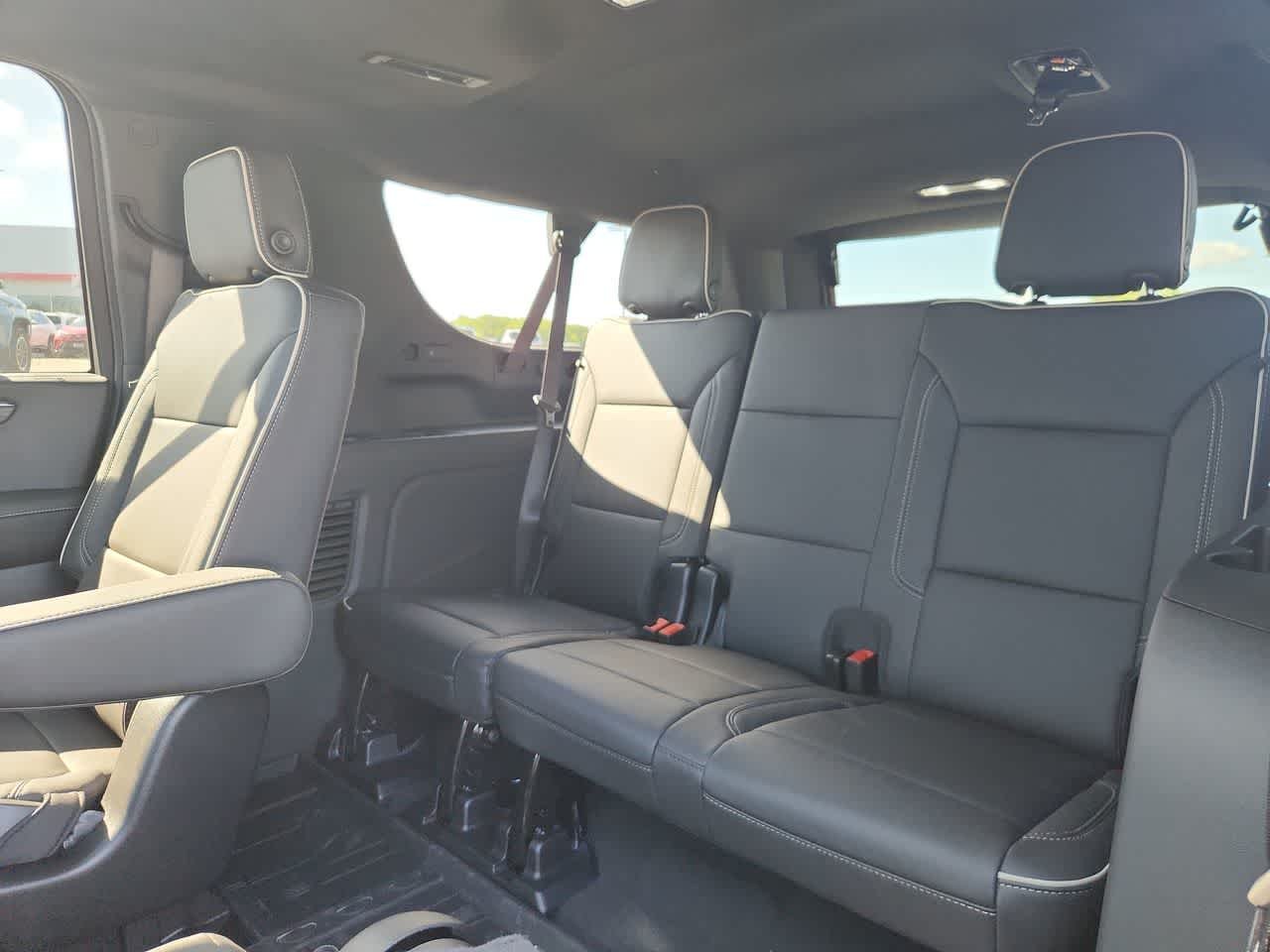 2026 Chevrolet Suburban Premier - Photo 16