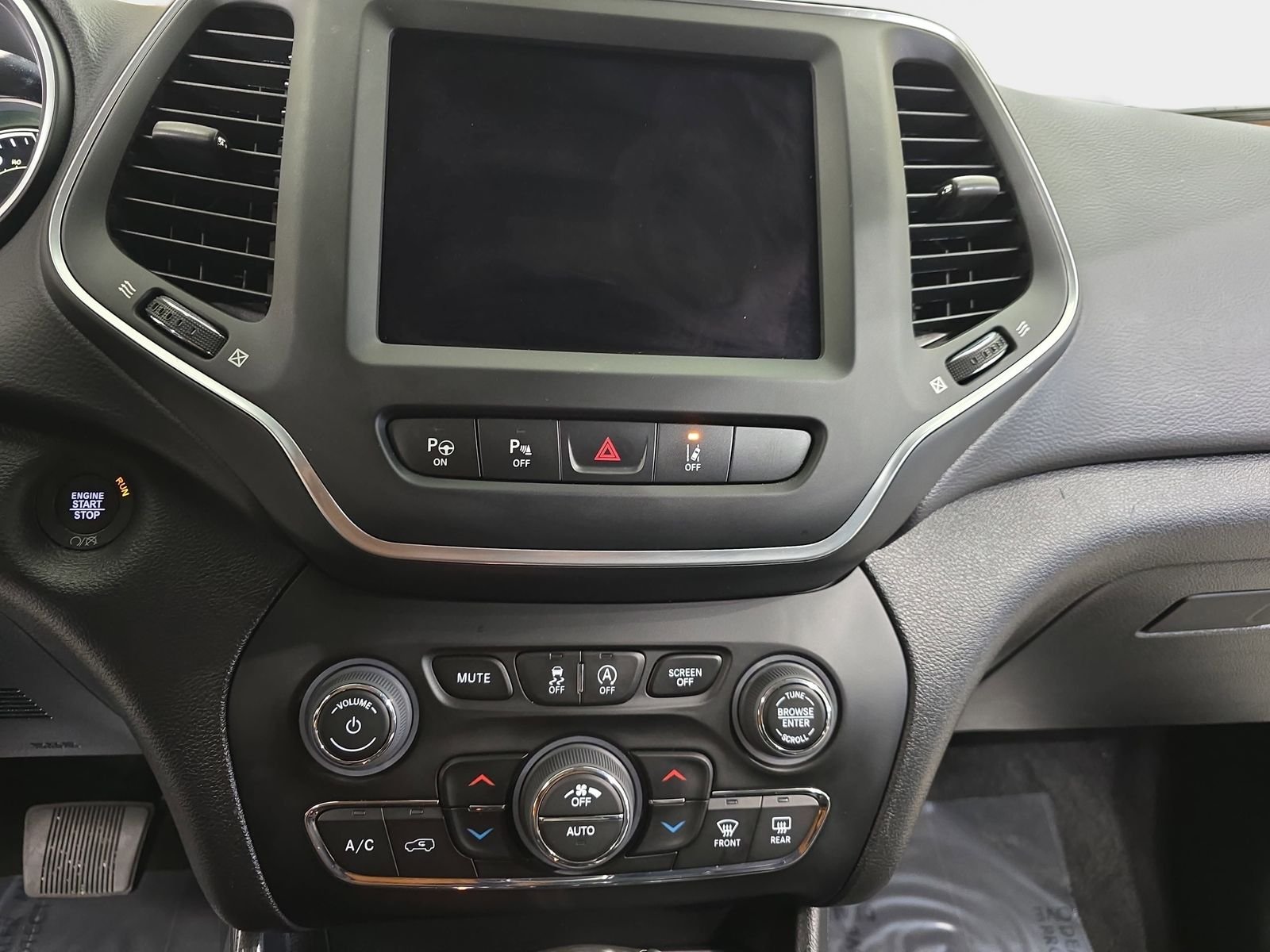 2023 Jeep Cherokee Altitude Lux - Photo 22