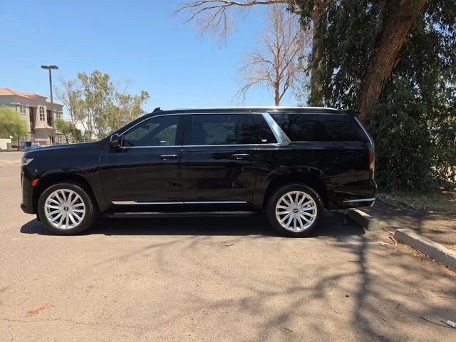 Used 2023 Black Cadillac Luxury image 4
