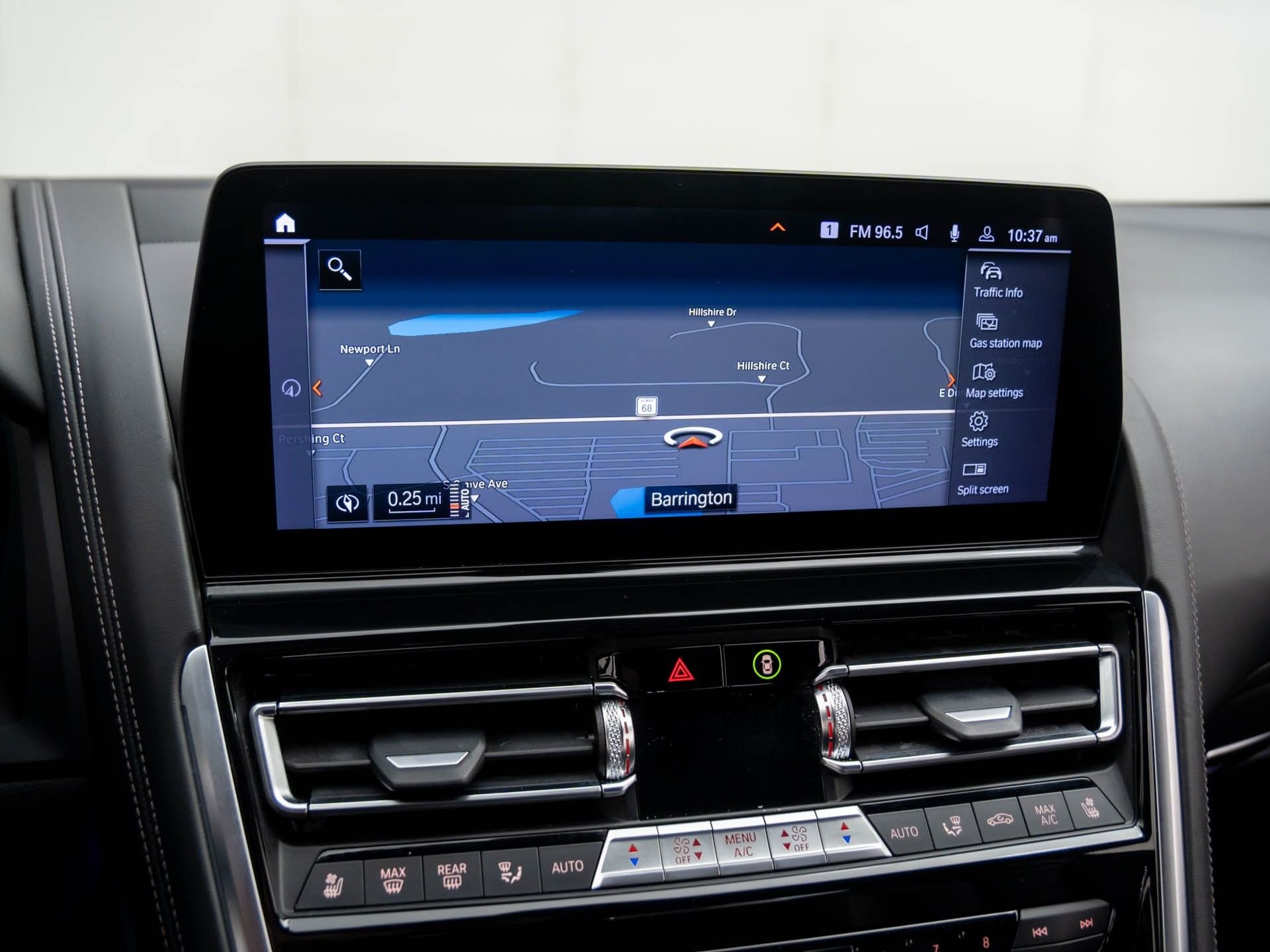 2025 BMW 8 Series M850i - Photo 28