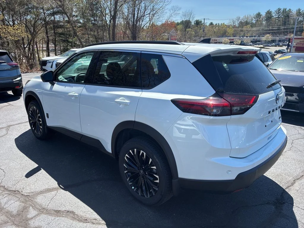 New 2026 Everest White Pearl TriCoat Nissan Dark Armor™ image 5