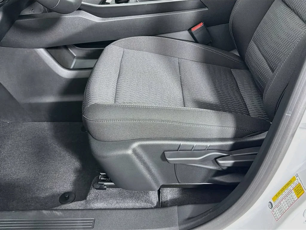 New 2027 Summit White Chevrolet LT image 19