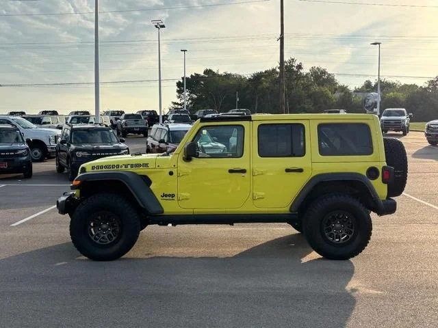Used 2022 High Velocity Clearcoat Jeep  image 6