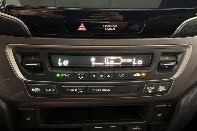 Used 2024 Platinum White Pearl Honda EX-L image 27