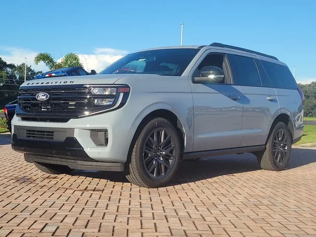 New 2027 Gray Metallic Ford Platinum image 36