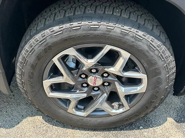 New 2026 Onyx Black GMC SLT image 15