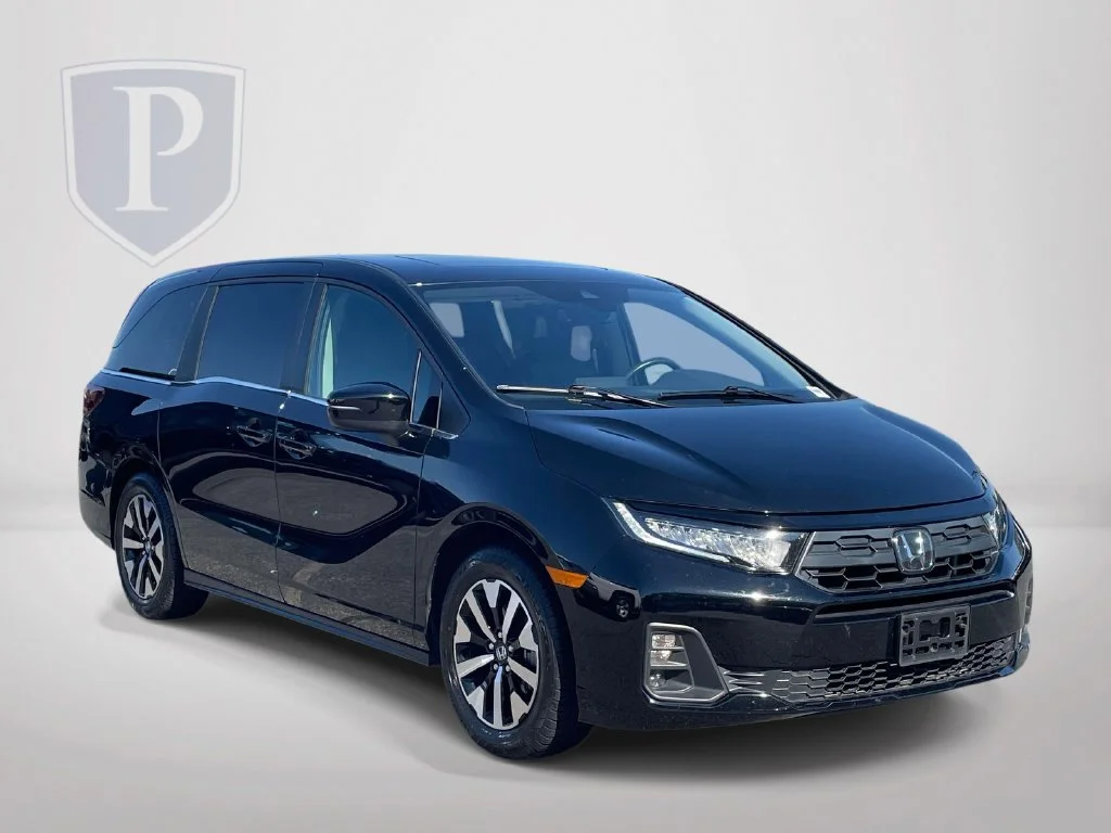 Used 2025  Honda EX-L image 2