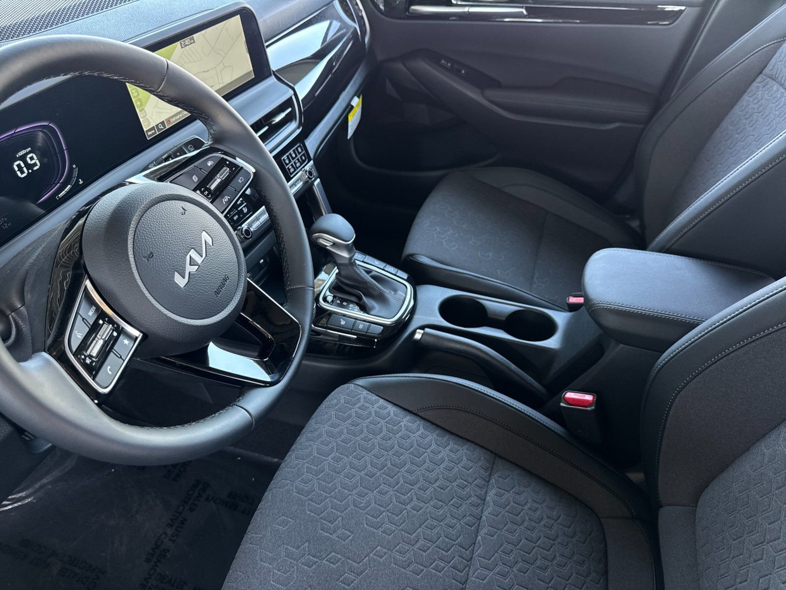 New 2026 Pluton Blue / Black Roof Kia S image 9