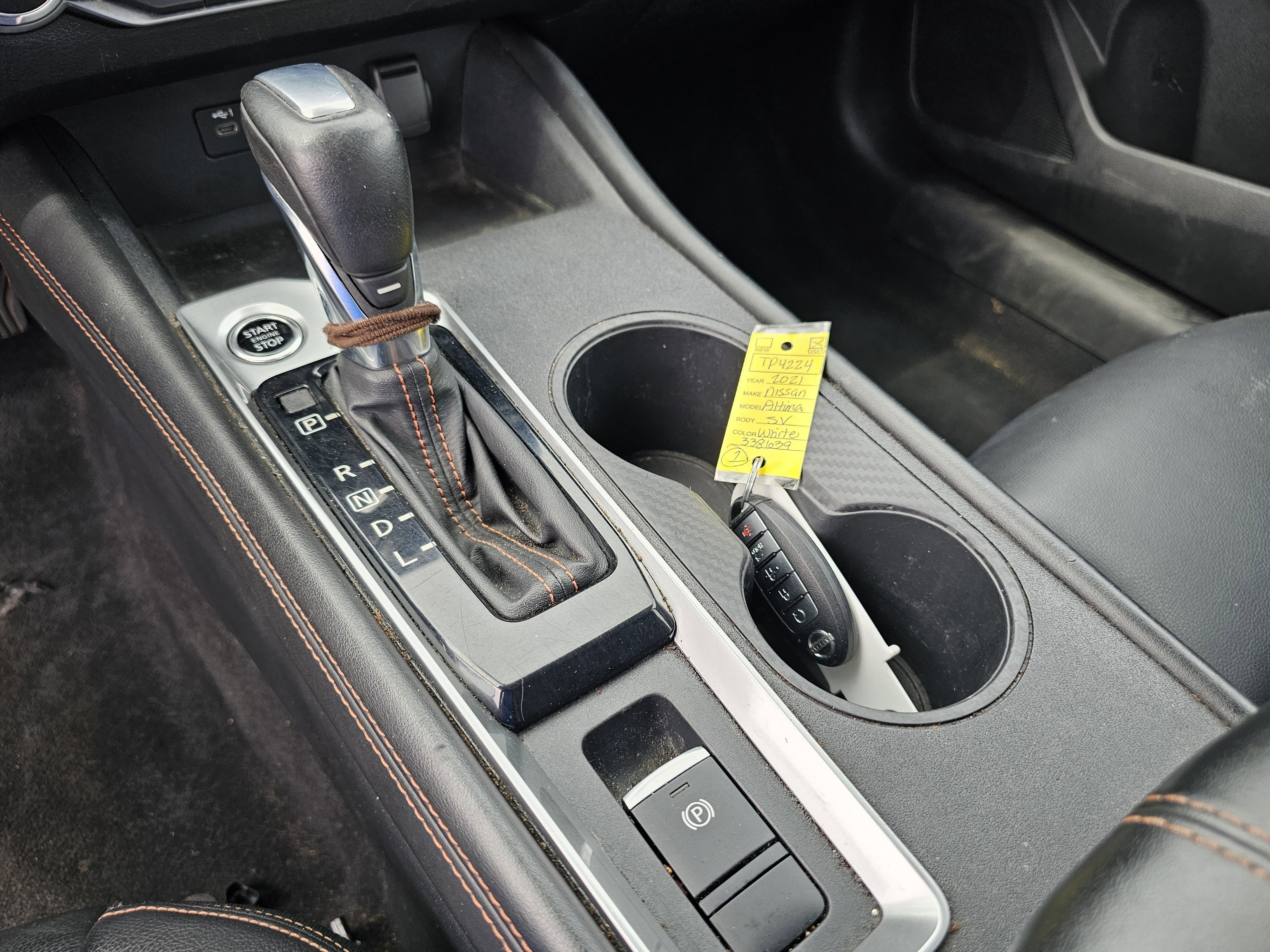 Used 2021 Pearl White Tricoat Nissan 2.5 SR image 24