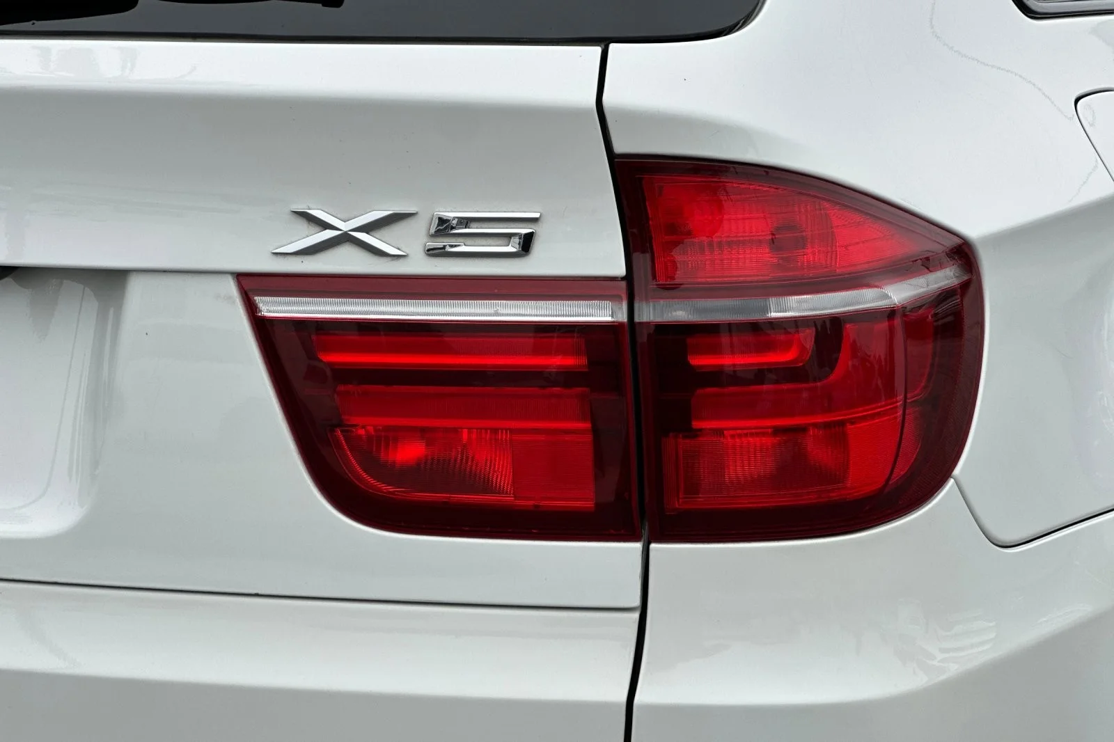 Used 2013 Alpine White BMW xDrive35i Sport Activity image 27