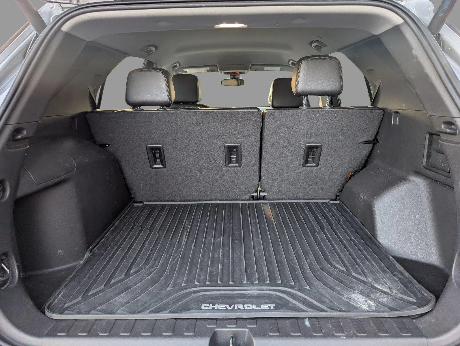 Used 2024 Sterling Gray Metallic Chevrolet Premier image 5