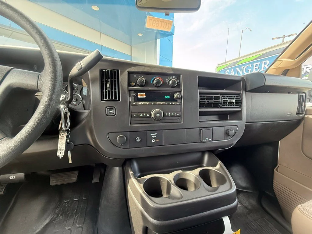 New 2026 Summit White GMC Work Van image 21