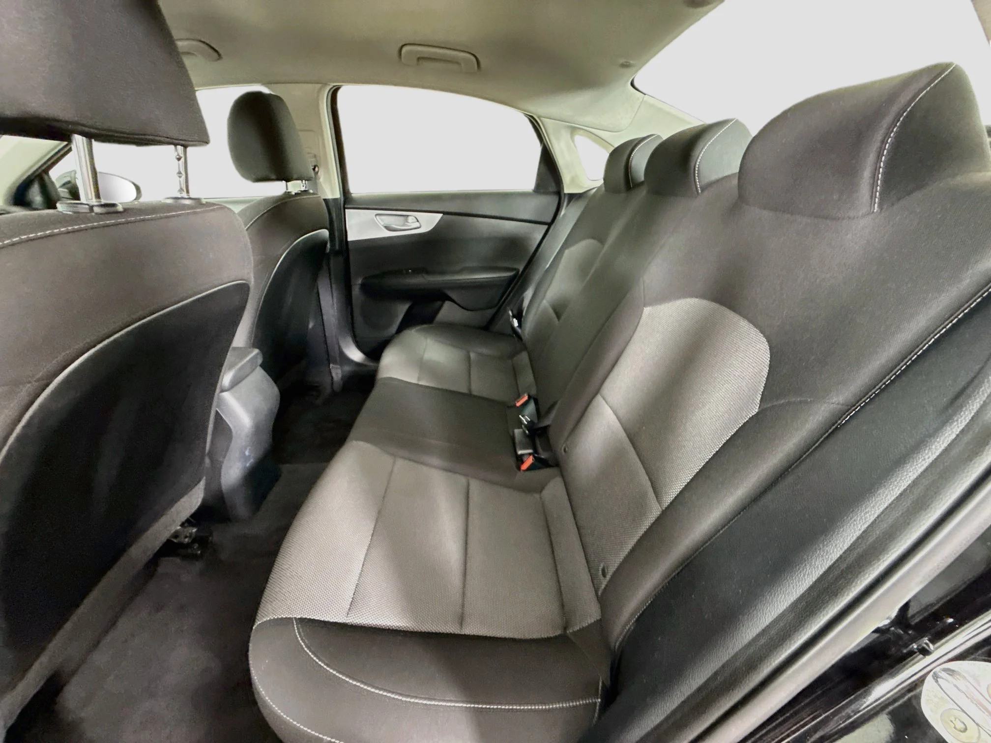 Used 2023 Aurora Black Pearl Kia LXS image 25