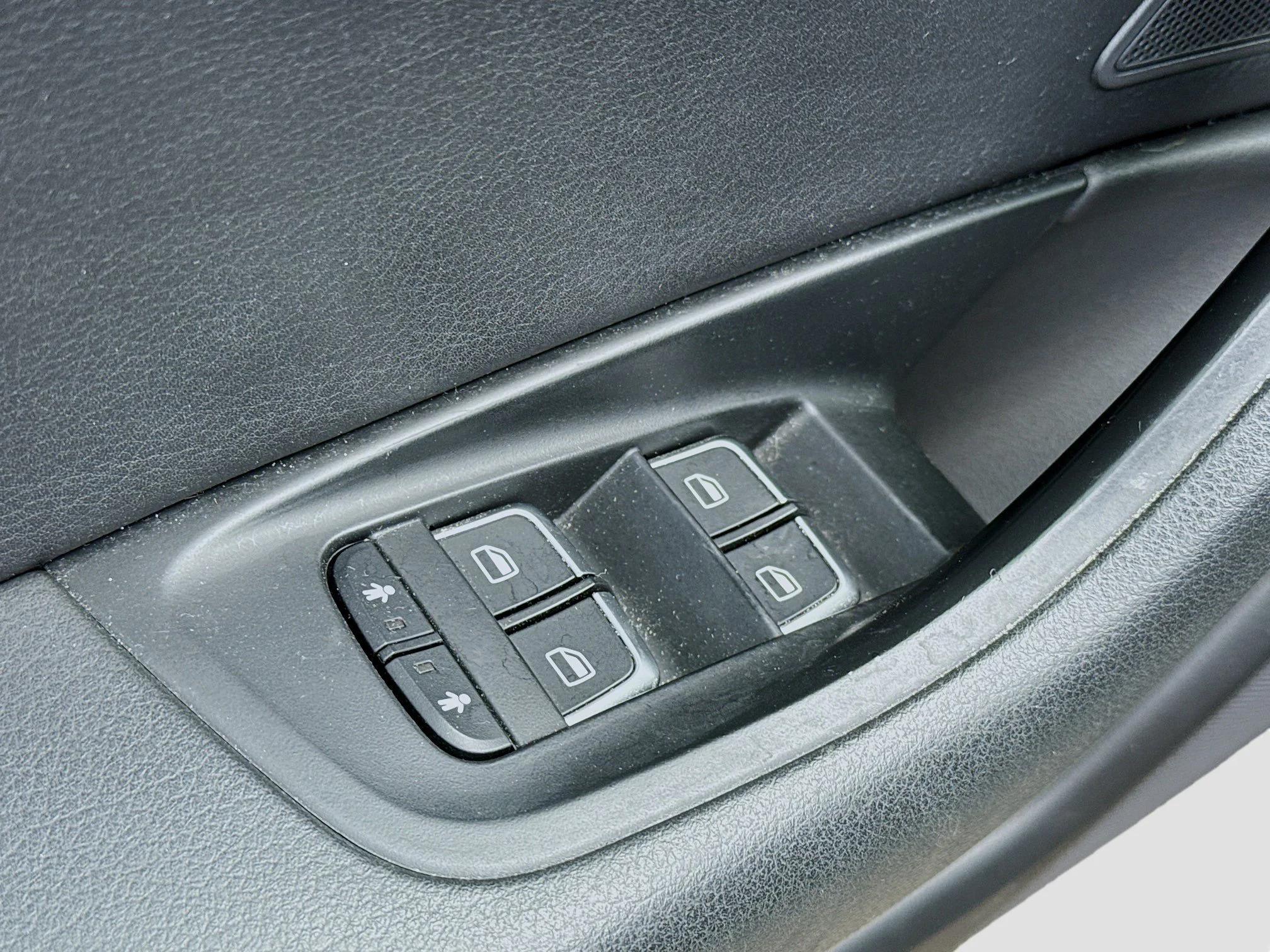 Used 2018 Moonlight Blue Metallic Audi Premium Plus image 22
