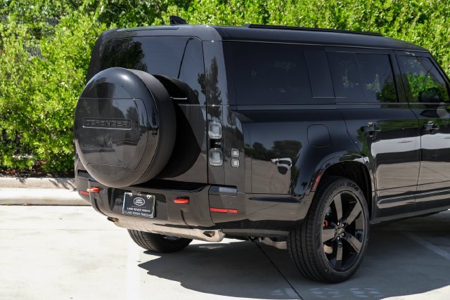 New 2026 Santorini Black Land Rover X image 14