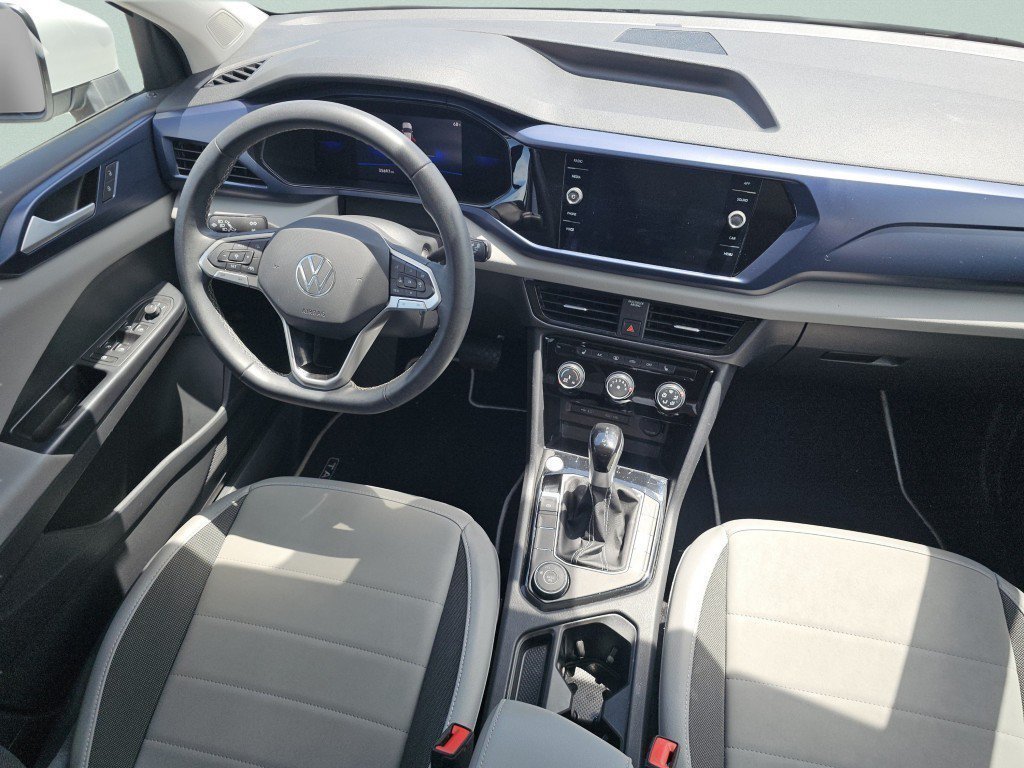 Used 2023 Pure White Volkswagen 1.5T SE image 29