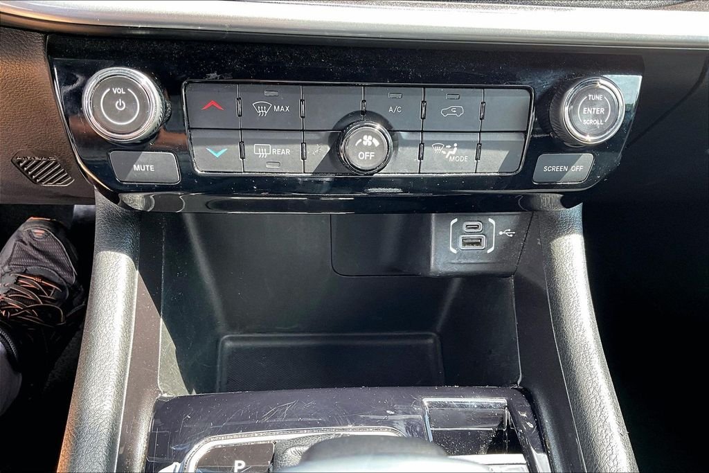 Used 2023 Blue Jeep Sport image 32