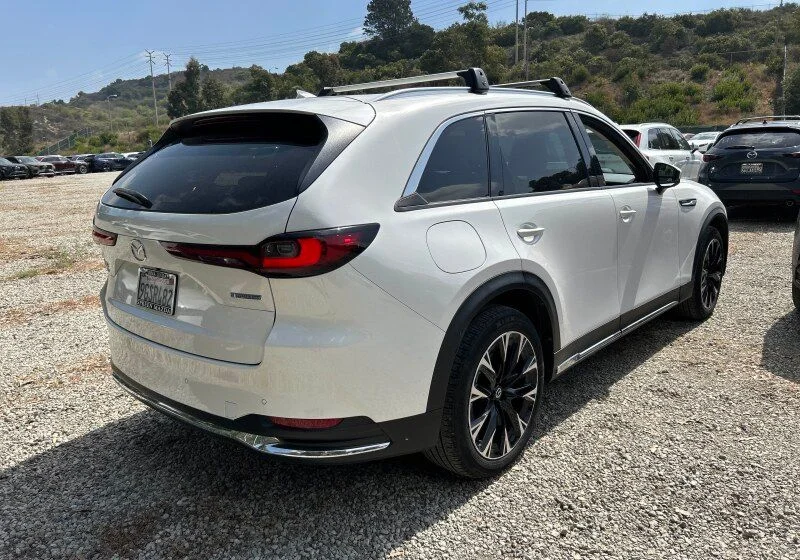 Certified Used 2024 Rhodium White Premium Mazda Premium Plus image 4