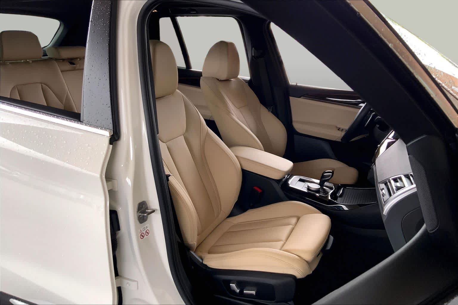 Used 2023 Alpine White BMW sDrive30i image 9