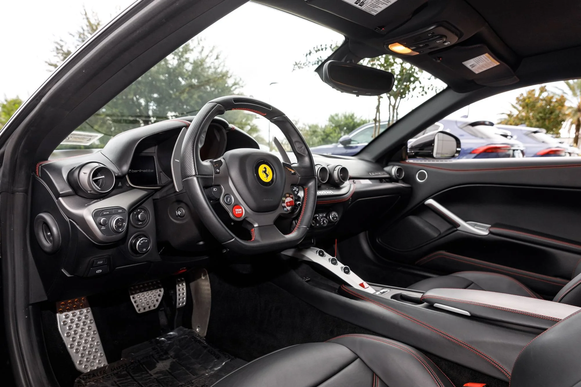 Used 2014 Nero Daytona Ferrari Berlinetta image 40