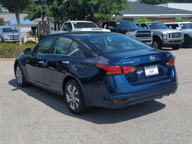 Used 2024 Deep Blue Pearl Nissan  image 3