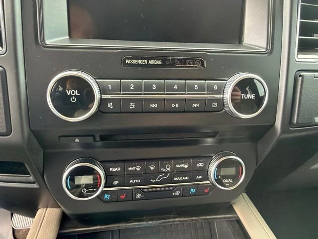 Used 2018 Blue Ford Limited image 19