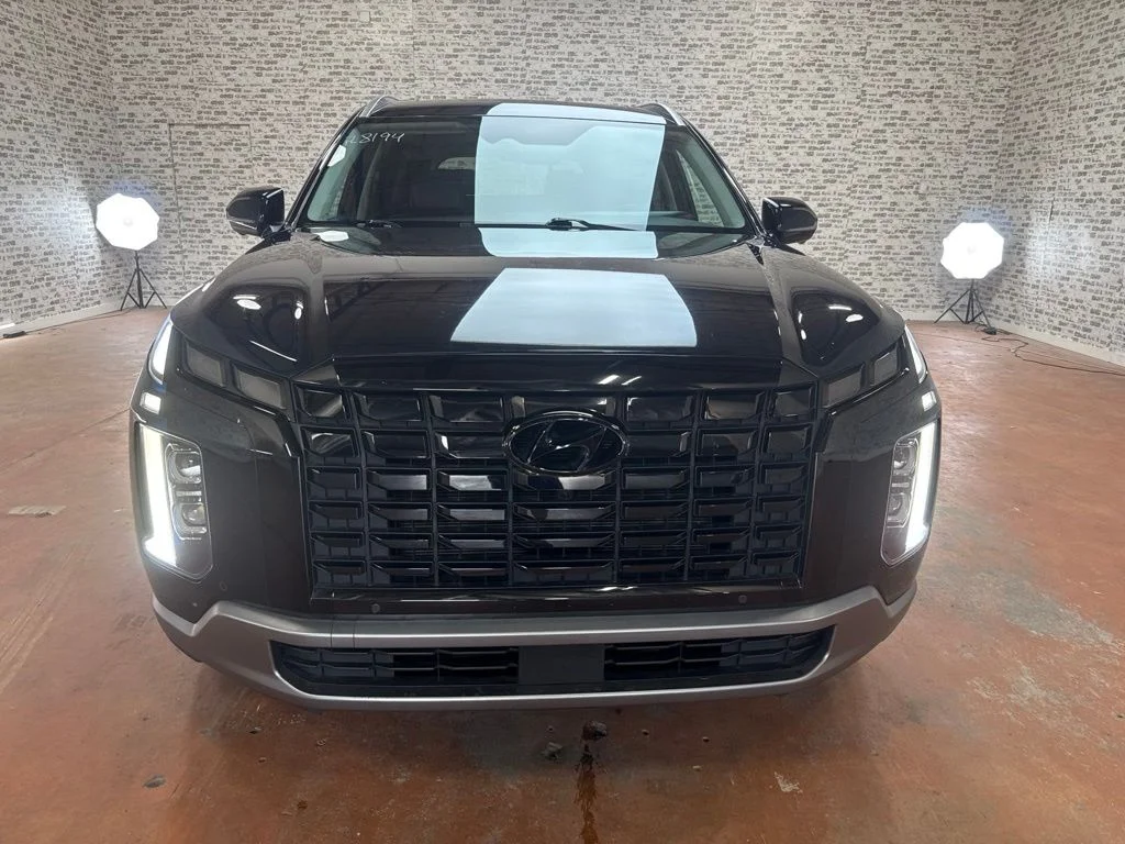 Used 2023 White Hyundai SEL image 2