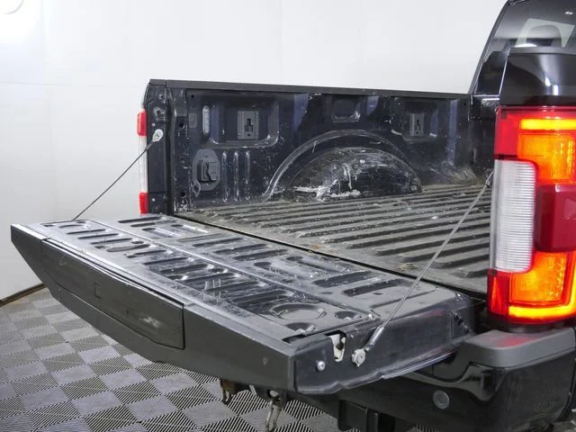 Used 2019 Black Ford Platinum image 16
