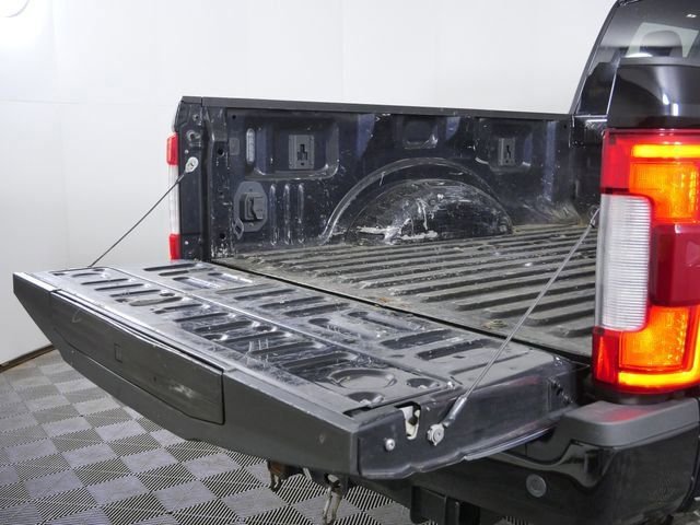 Used 2019 Black Ford Platinum image 16