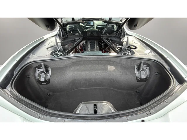 Used 2025 Arctic White Chevrolet 2LT image 32