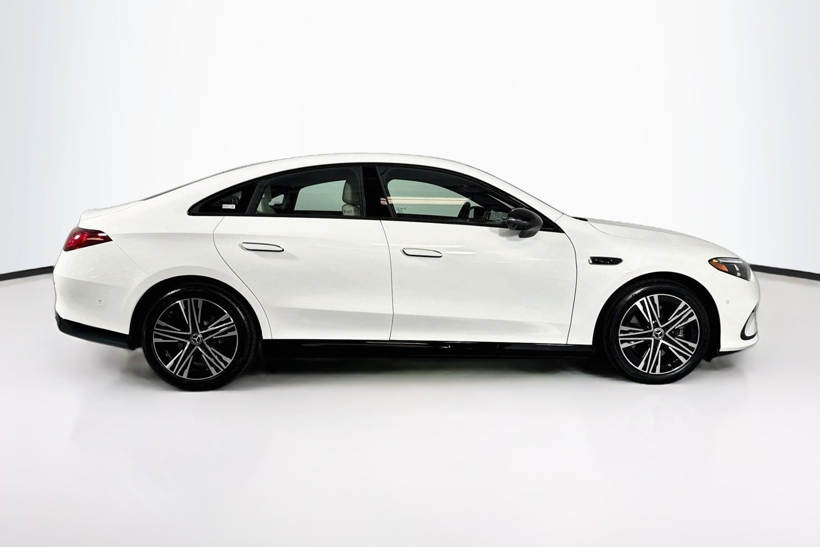 New 2027 Polar White Mercedes-Benz CLA 220 Hybrid image 4