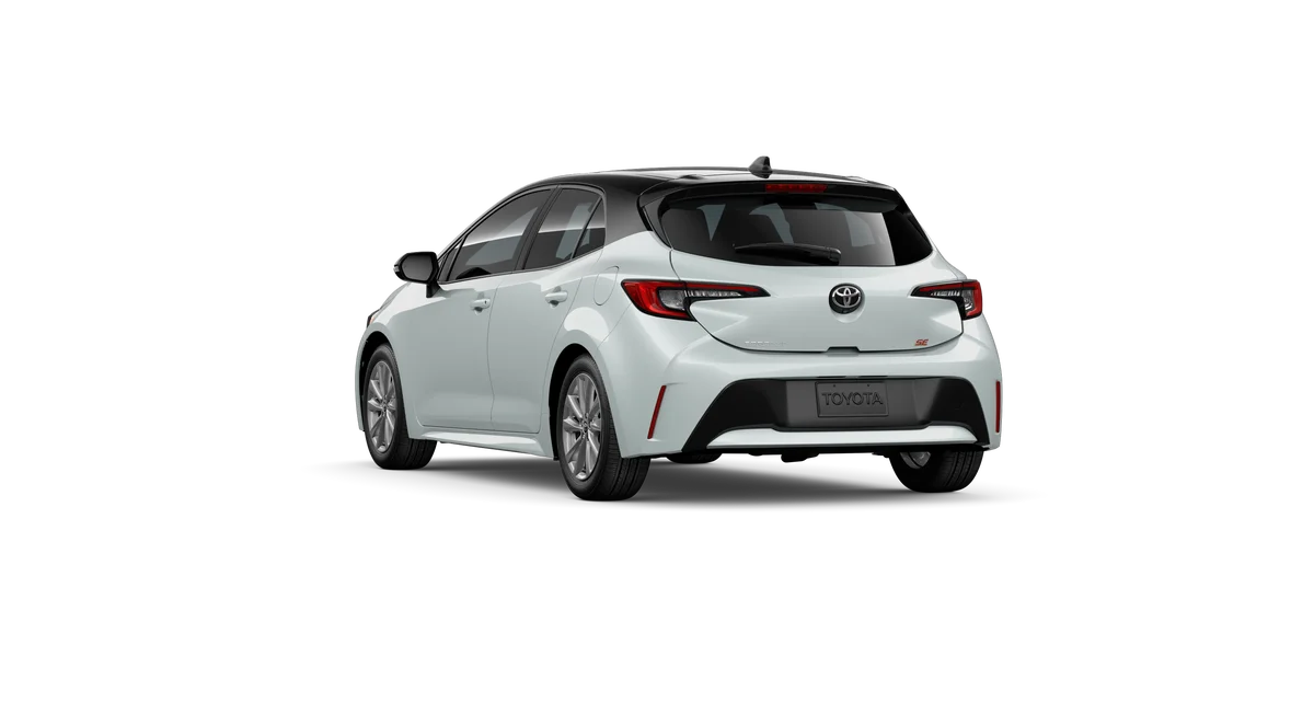 New 2026 Wind Chill Pearl with Midnight Black Metallic roof Toyota SE image 4