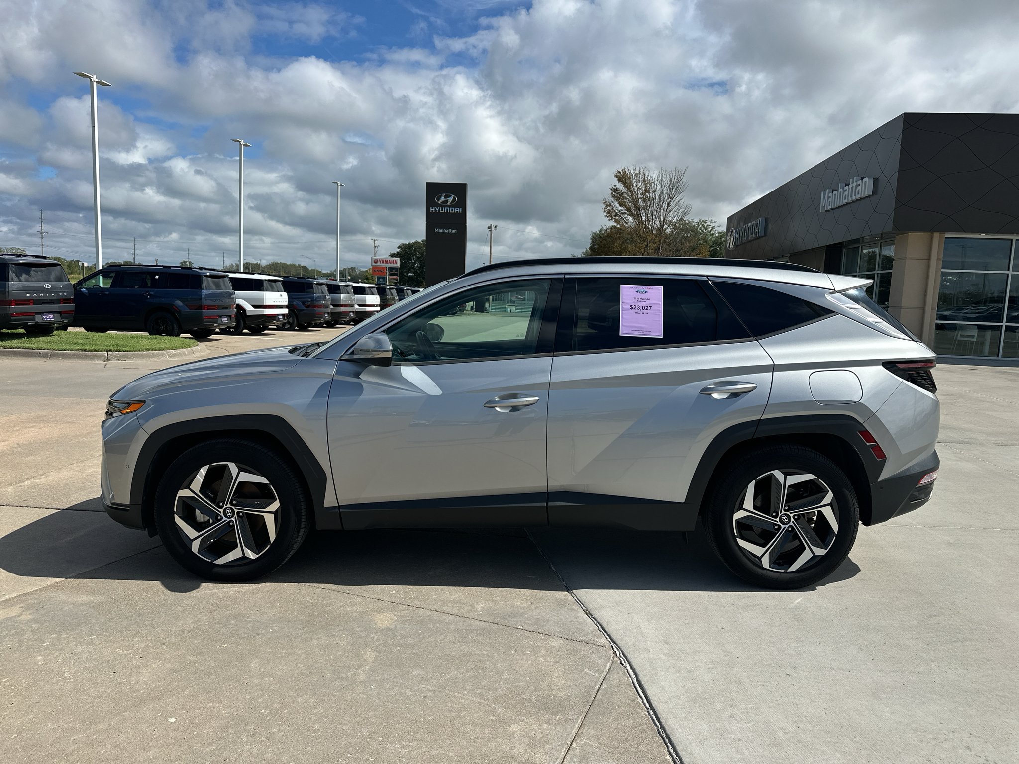 Used 2022 Shimmering Silver Hyundai Limited image 9