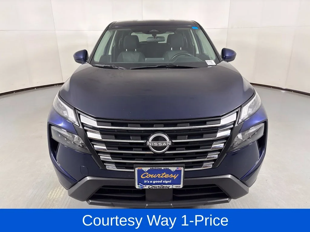 Used 2025 Blue Nissan SV image 4